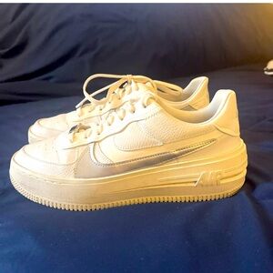 Nike Air Force 1 Low sneakers silver swoosh women size 9